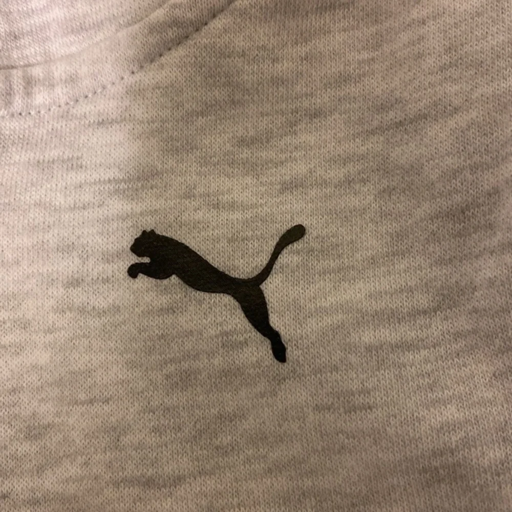 Kids puma zip up hoodie and joggers set - Picture 4 of 8